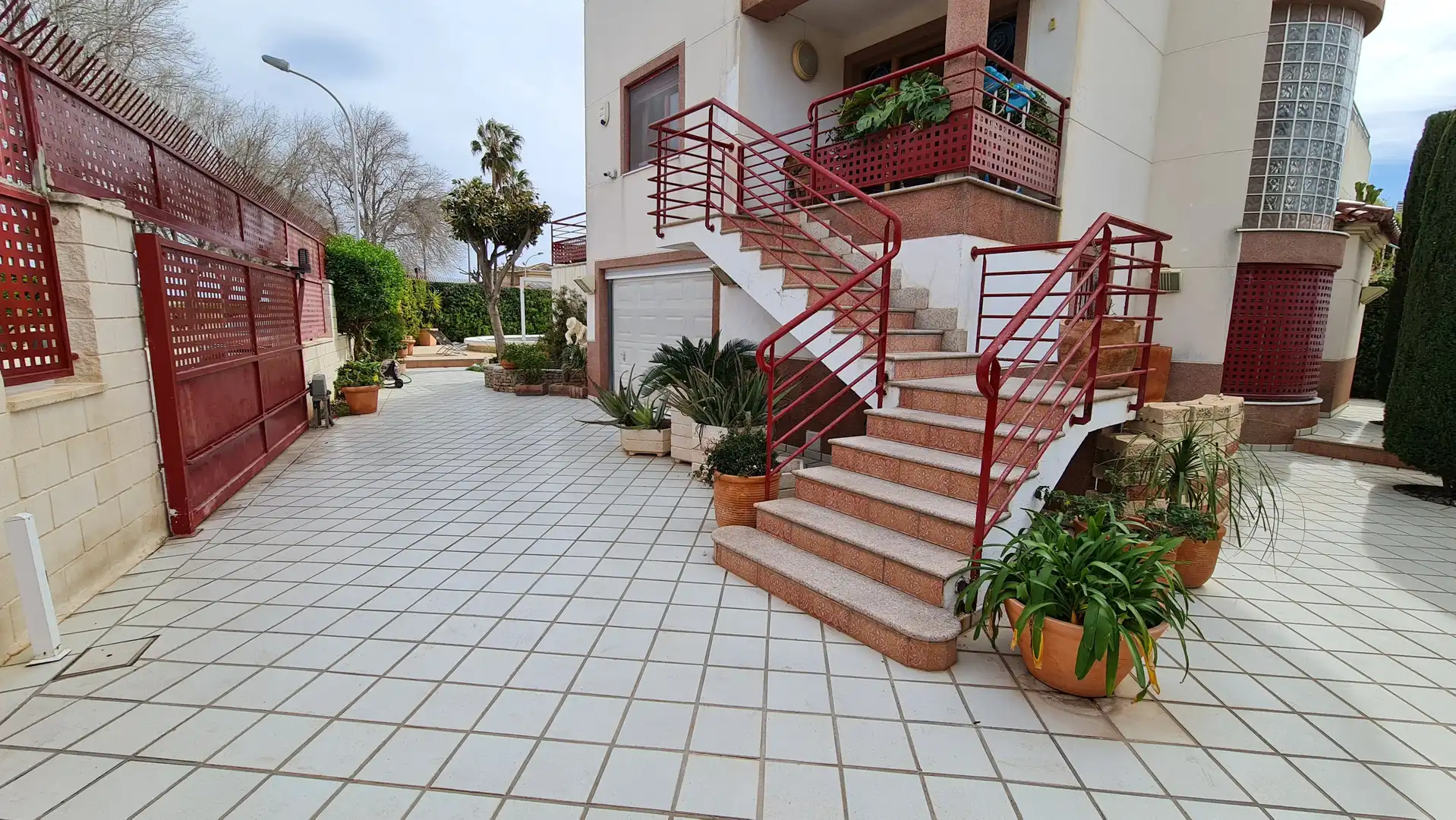 Casa o xalet en venda en Oliva amb Aire condicionat, Calefacció i Jardí privat