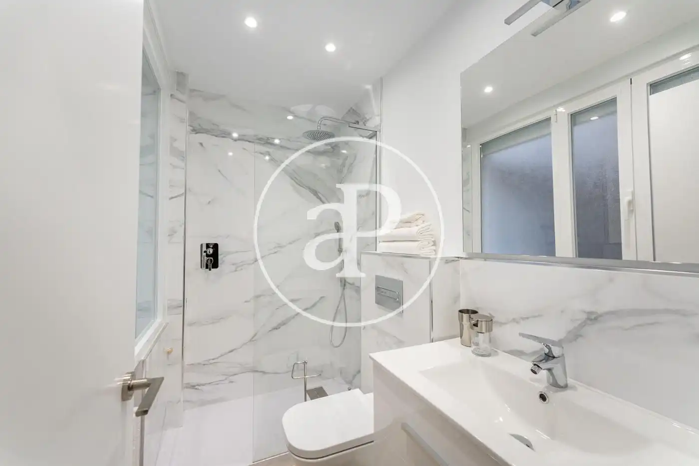 Baño de Piso en venta en Madrid con Aire acondicionado, Calefacción y Amueblado