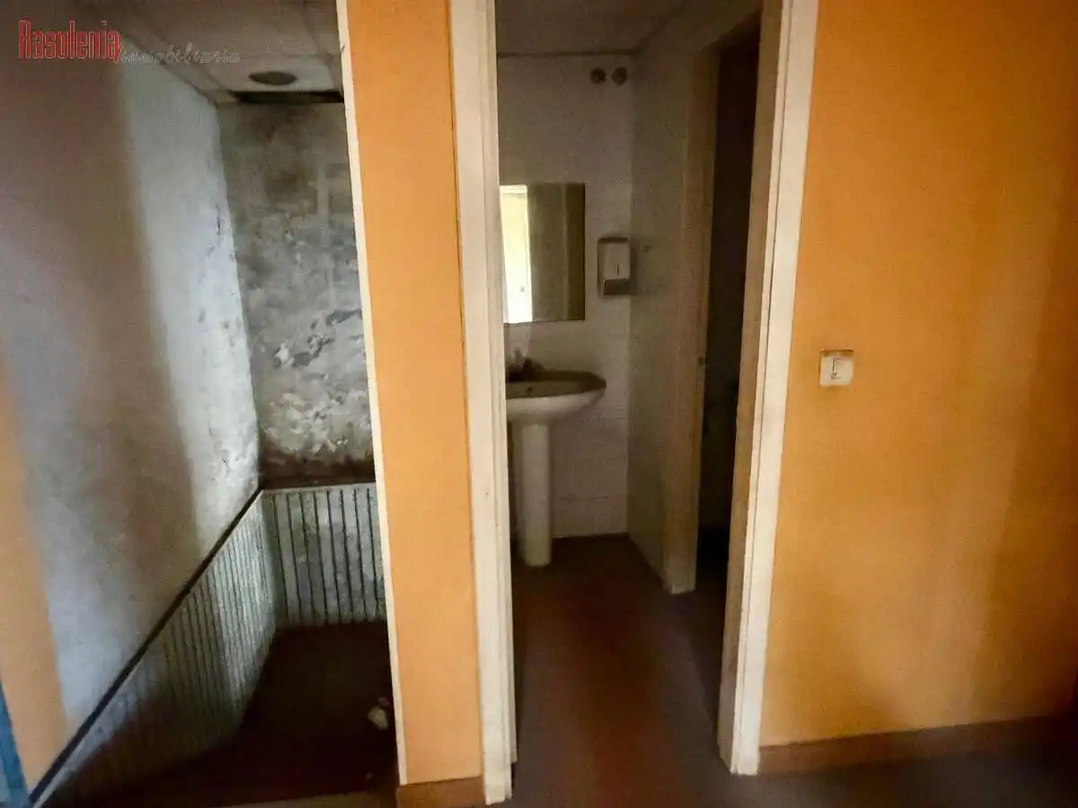 Baño de Nave industrial en venta en As Pontes de García Rodríguez 
