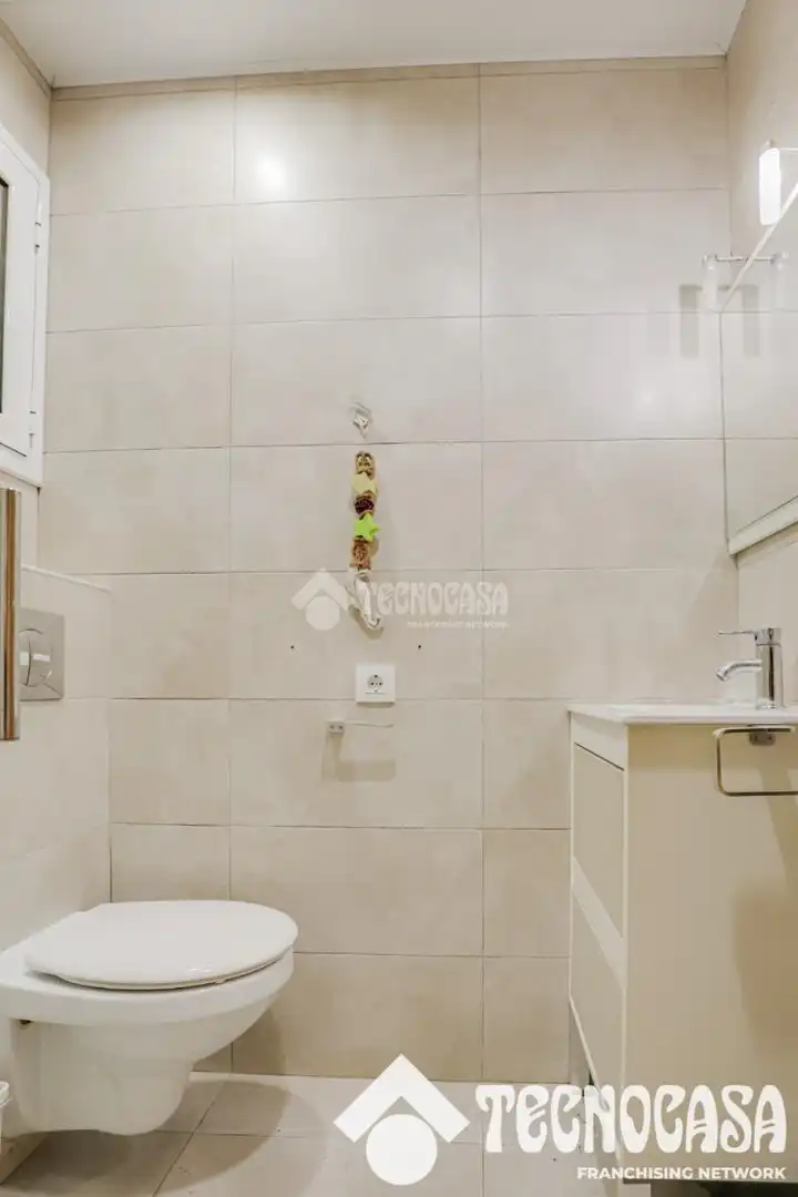 Baño de Piso en venta en Barcelona con Calefacción y Parquet