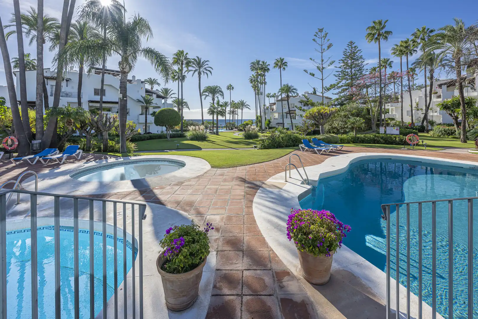 Jardí de Planta baixa en venda en Estepona amb Aire condicionat, Calefacció i Jardí privat