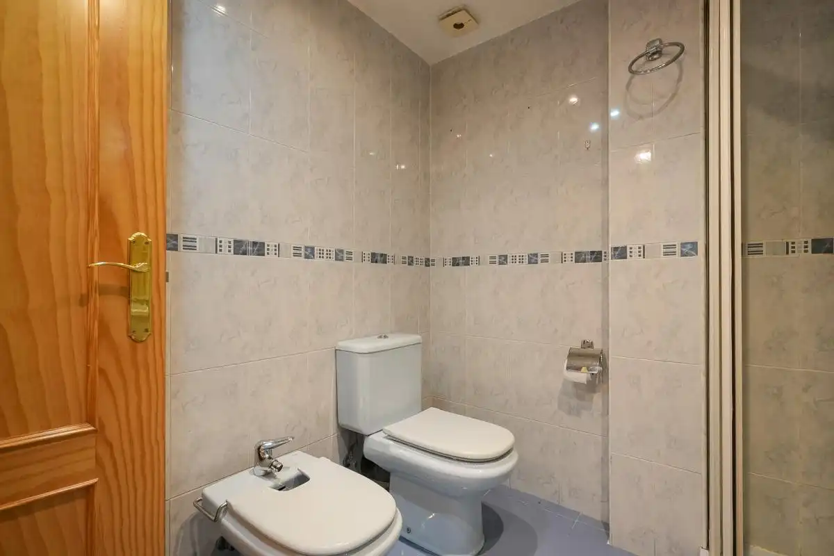 Baño de Piso en venta en Madrid con Aire acondicionado, Calefacción y Terraza