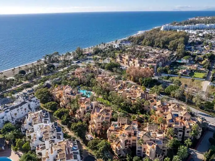 Exterior view of Flat for sale in Marbella  with Air Conditioner, Heating and Terrace