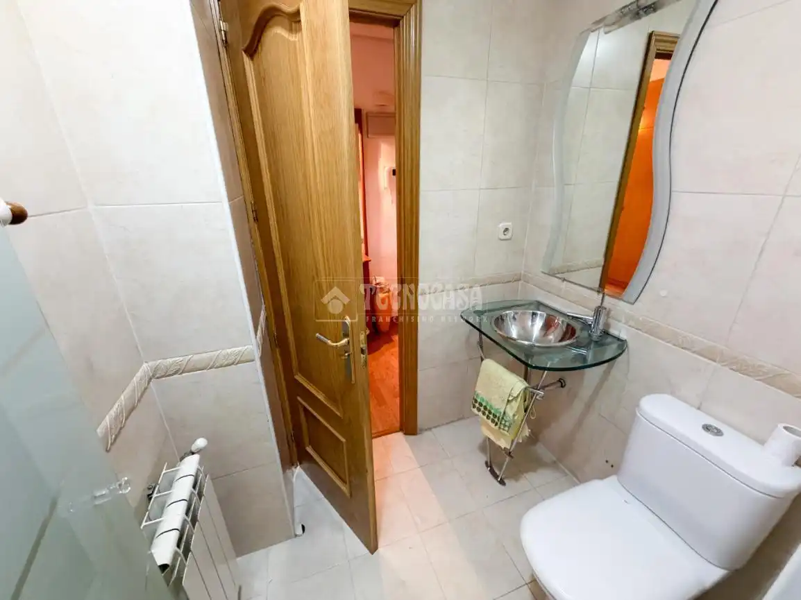 Bathroom of Flat for sale in Collado Villalba  with Air Conditioner, Heating and Parquet flooring