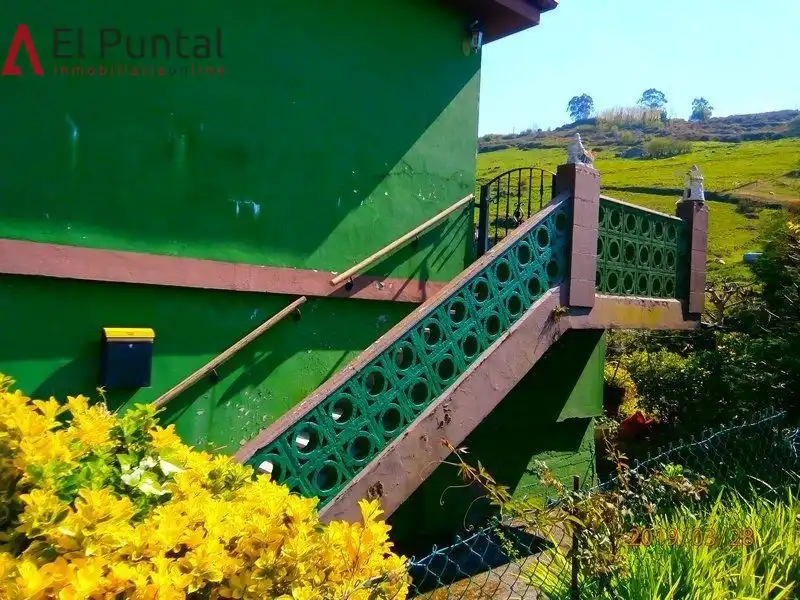 Vista exterior de Casa o chalet en venta en Villaescusa (Cantabria) con Jardín privado, Terraza y Trastero