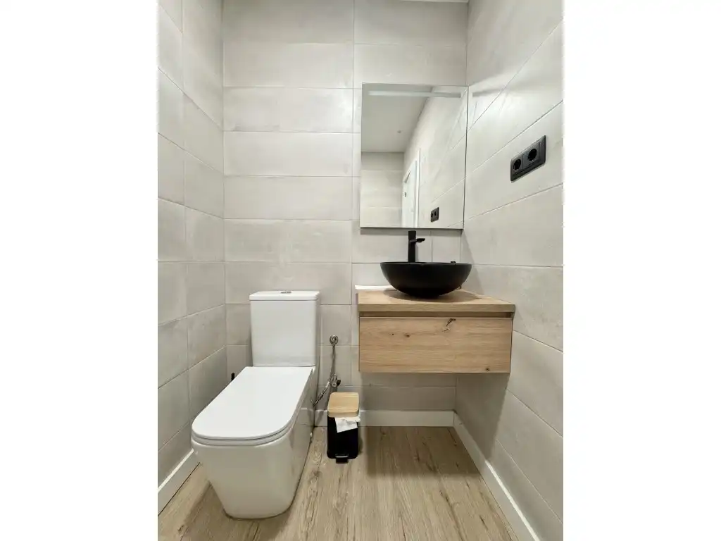 Bathroom of Commercial properties for sale in San Sebastián de los Reyes
