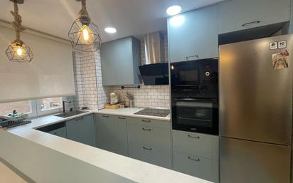Kitchen of Flat for sale in  Zaragoza Capital  with Air Conditioner, Heating and Terrace