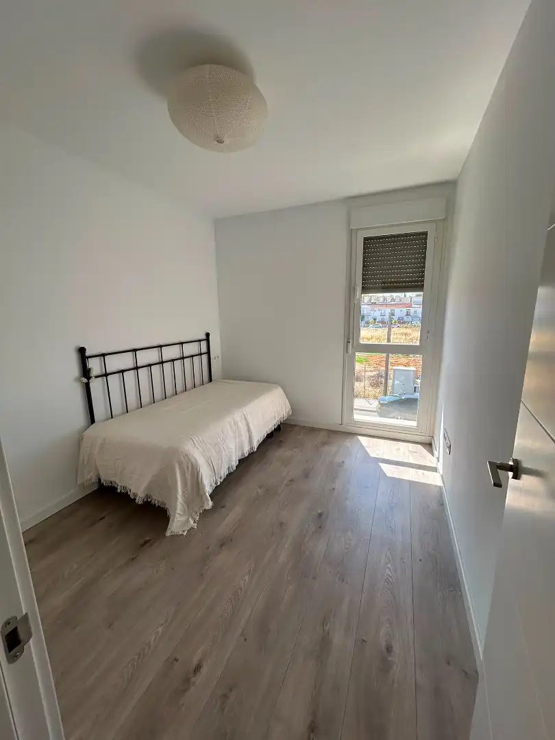 Habitación de Casa adosada en venta en Bormujos con Aire acondicionado, Jardín privado y Terraza