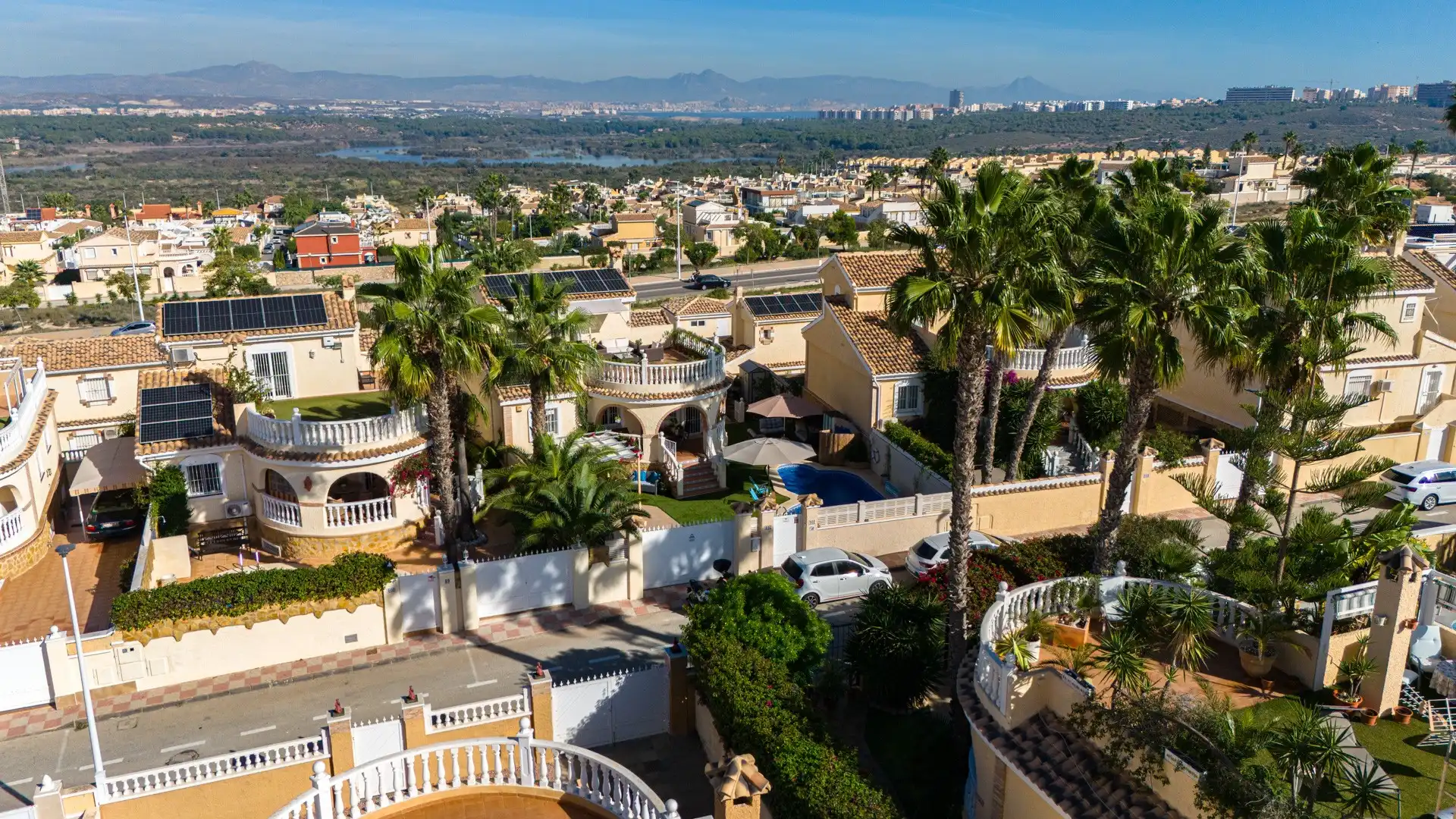 Vista exterior de Casa o chalet en venta en Santa Pola con Jardín privado, Terraza y Trastero
