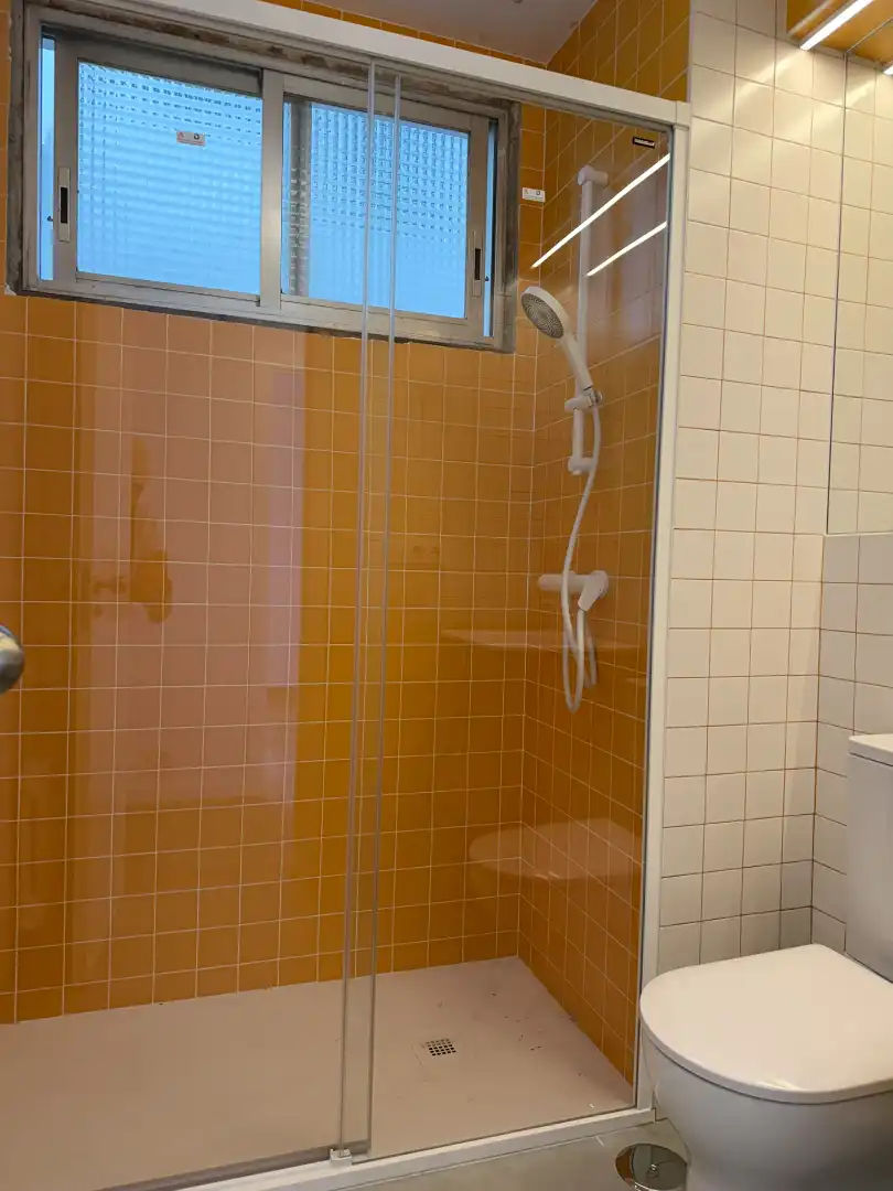 Baño de Piso de alquiler en Vigo  con Calefacción, Parquet y Trastero