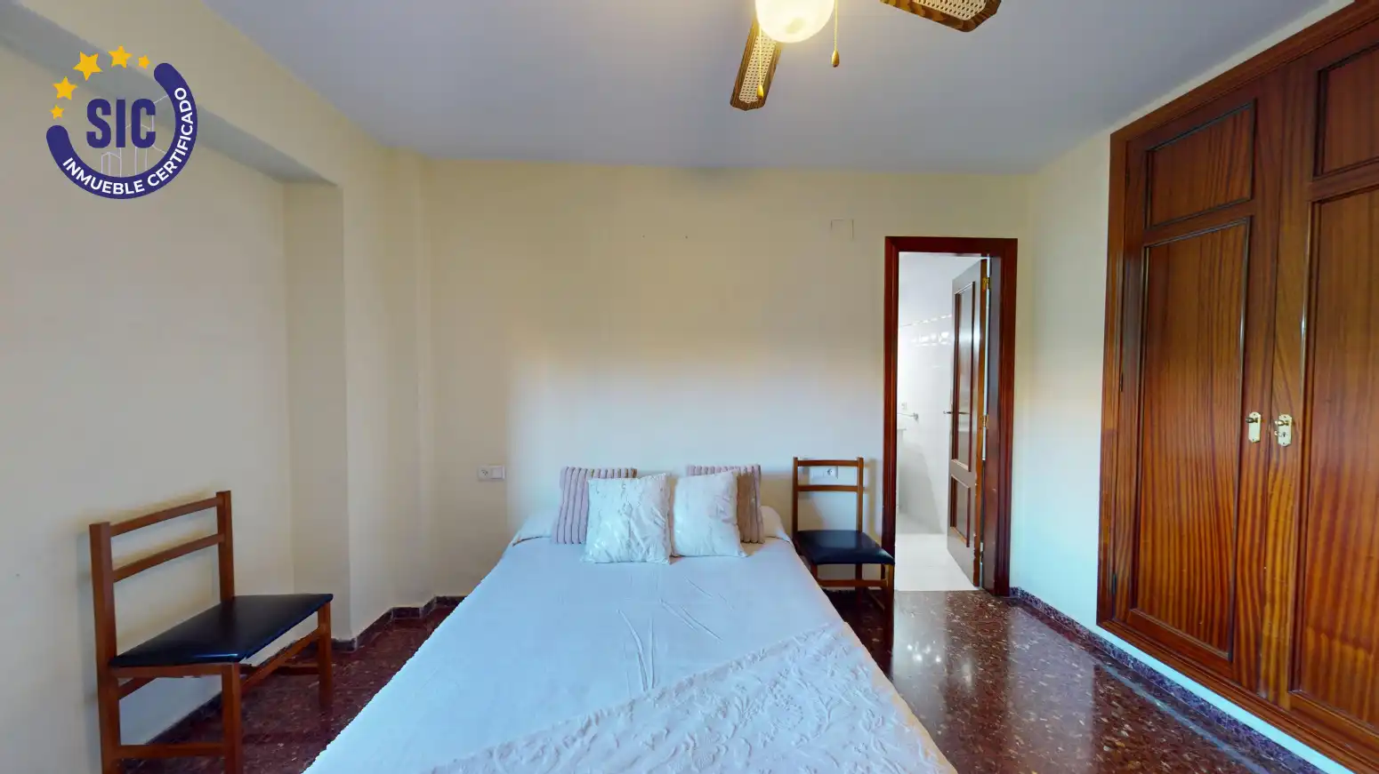 Habitación de Piso en venta en Valencia con Calefacción y Amueblado