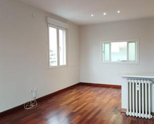 Bedroom of Flat to rent in  Madrid Capital  with Air Conditioner, Heating and Terrace