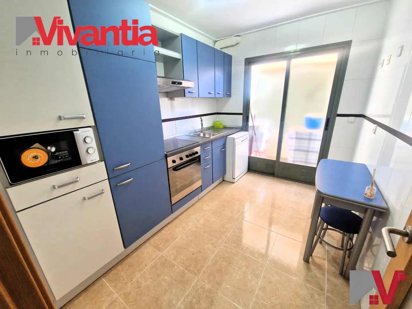 Apartamento en venta en Avenida de las Fuerzas Armadas, Los Angeles - Apolonia