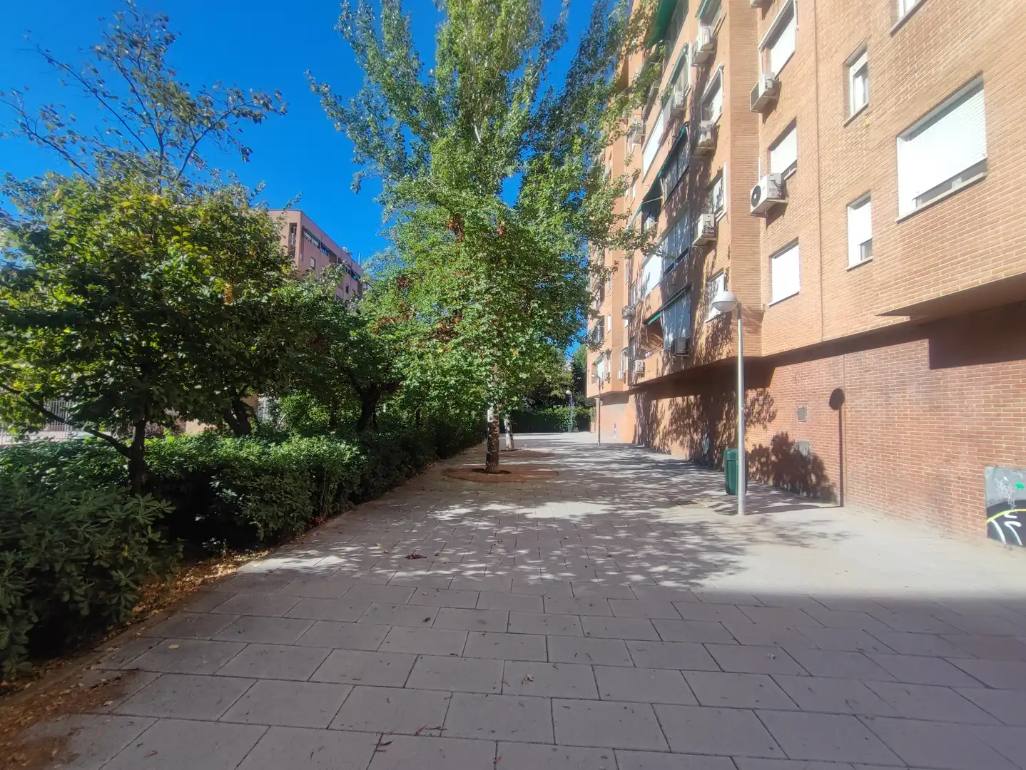 Vista exterior de Piso en venta en Madrid con Aire acondicionado, Calefacción y Jardín privado