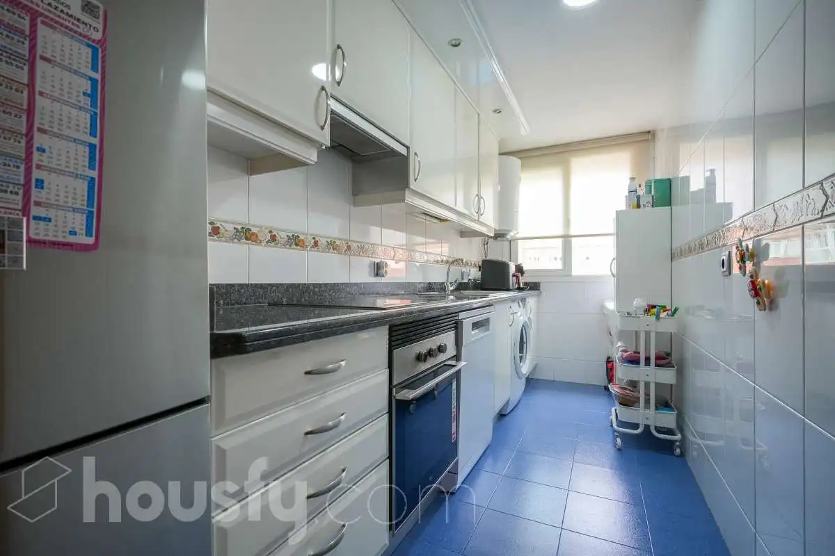 Cocina de Piso en venta en Madrid con Aire acondicionado, Calefacción y Jardín privado