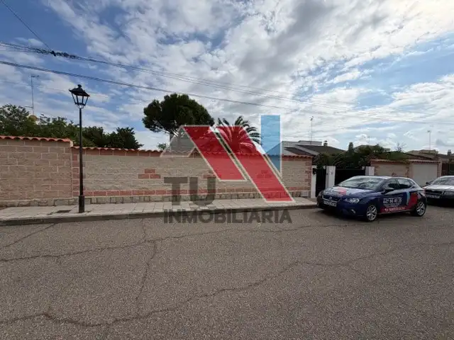 Vista exterior de Casa o xalet en venda en Villamiel de Toledo amb Aire condicionat, Terrassa i Piscina