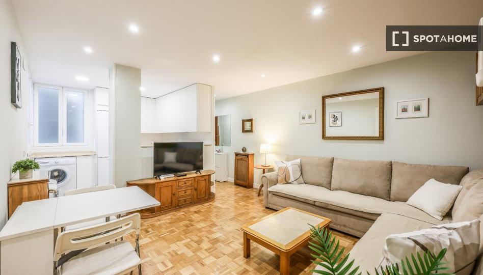 Photo 1 of Flat to rent in Imperial, Madrid