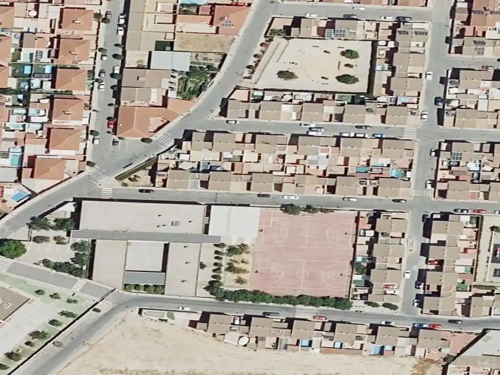 Casa en venda a CL. PABLO RUIZ PICASSO 9 Sin planta