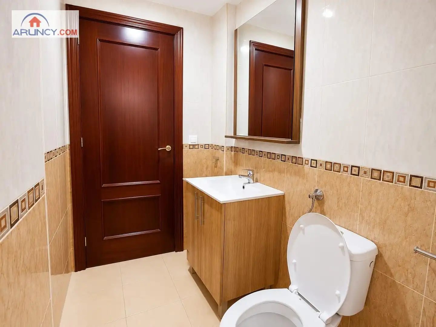 Baño de Piso en venta en Sevilla con Aire acondicionado, Terraza y Amueblado
