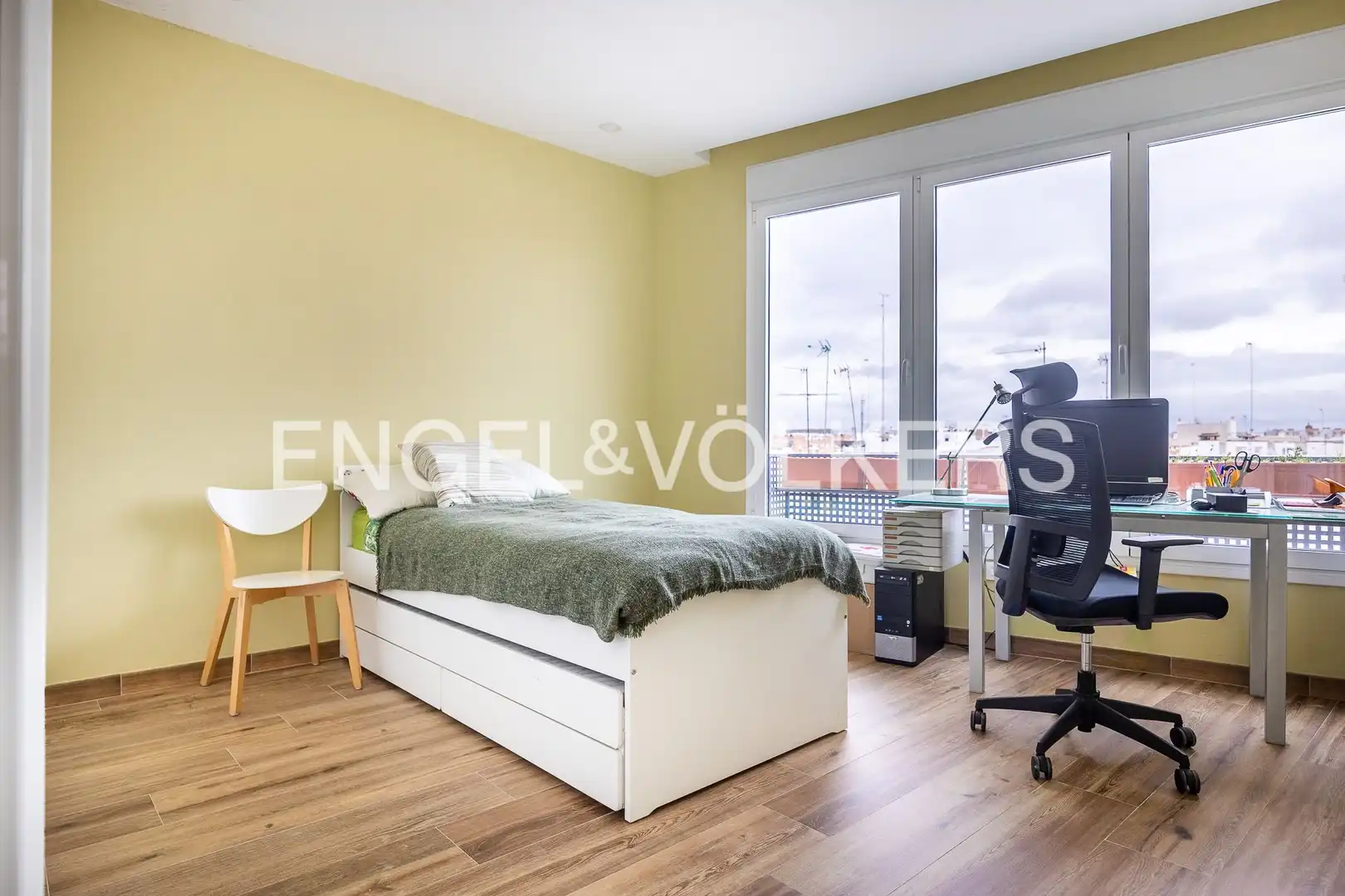 Habitación de Piso en venta en Sevilla con Aire acondicionado y Calefacción