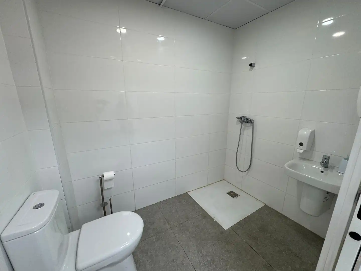 Local comercial de lloguer a Calle ALBALAT, imagen 5
