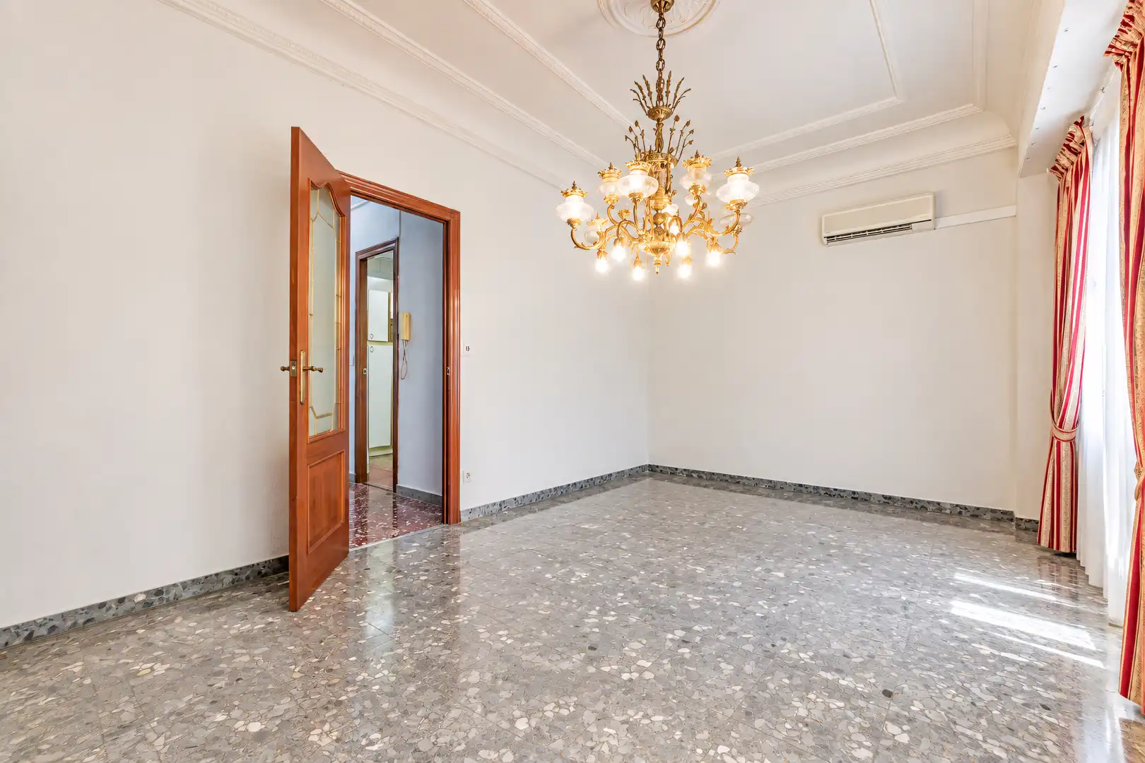 Flat with terrace for sale in Extramurs, imagen 18