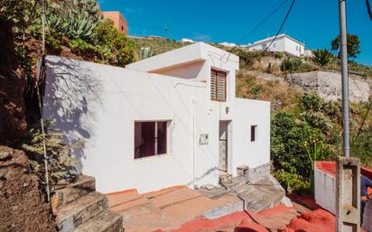 Vista exterior de Casa o xalet en venda en Santa María de Guía de Gran Canaria amb Jardí privat i Balcó