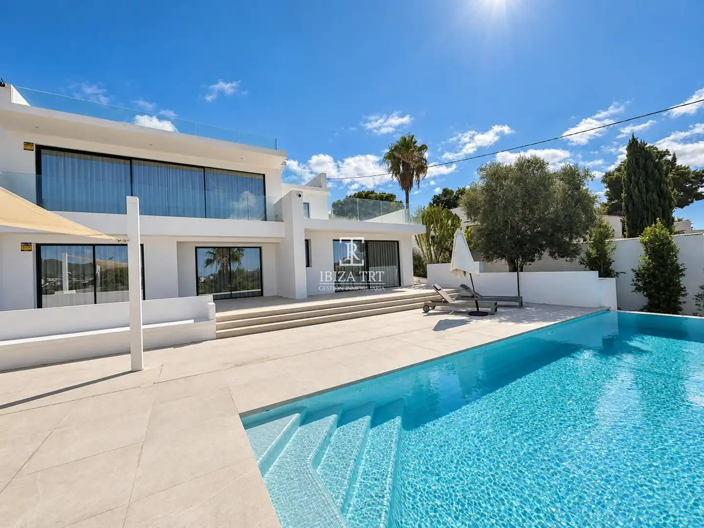 Casa amb piscina en venda a Carrer de la Torre de Can Negre