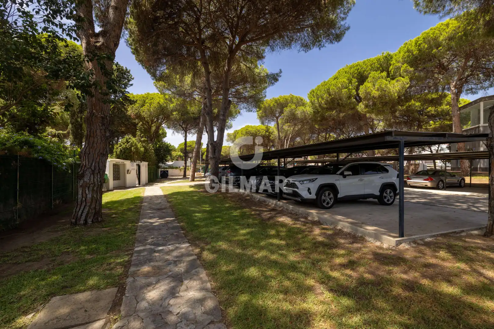 Parking de Casa adosada en venta en Estepona con Jardín privado