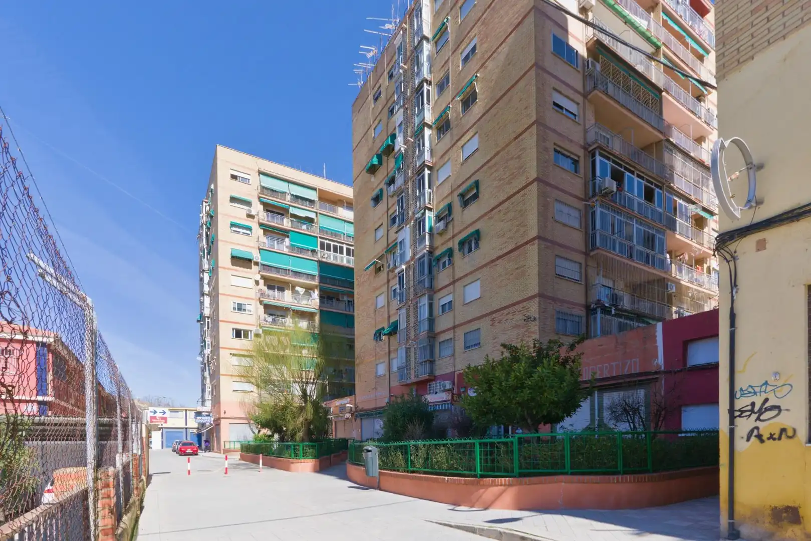Exterior view of Flat for sale in Granada  with Heating