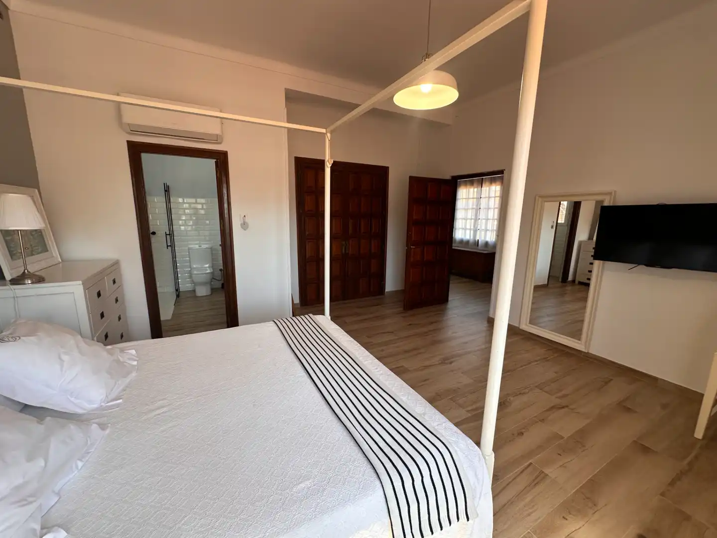 Schlafzimmer von Haus oder Chalet zum Verkauf in Mont-roig del Camp mit Klimaanlage, Heizung und Privatgarten