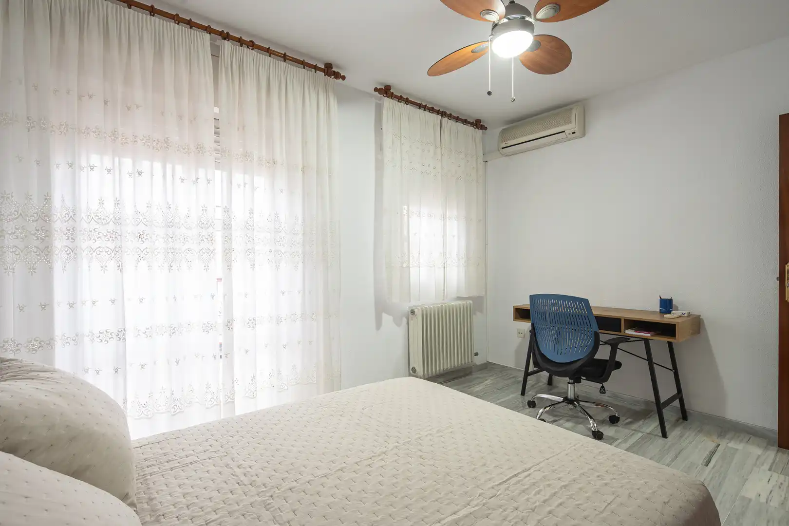 Casa adosada en venta en Angustias - Chana - Encina