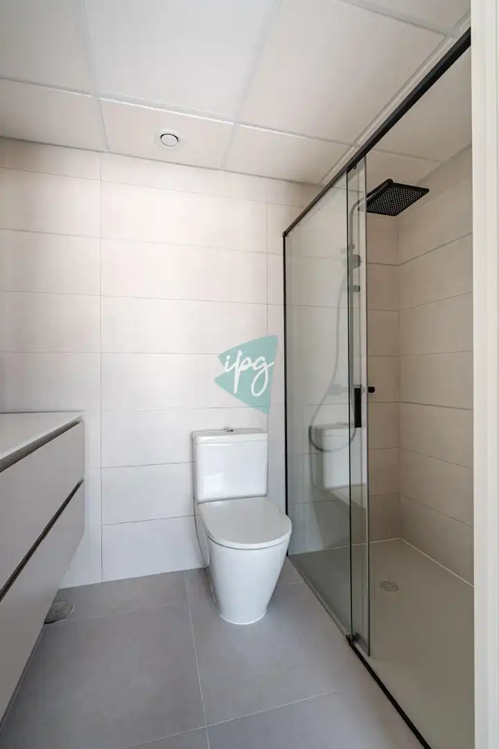 Badezimmer von Wohnungen zur Miete in Estepona mit Klimaanlage, Heizung und Terrasse