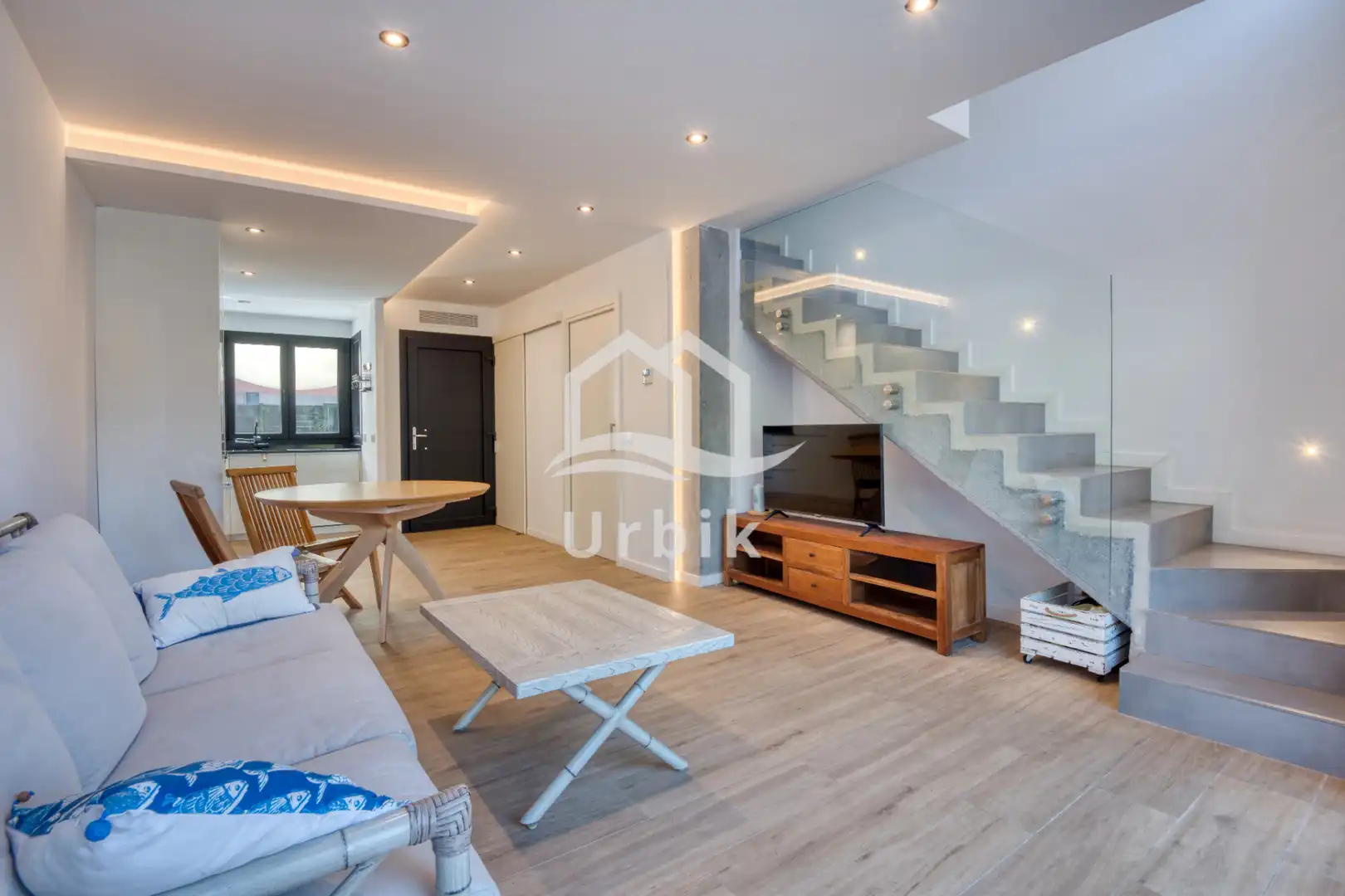 Wohnzimmer von Einfamilien-Reihenhaus zum Verkauf in Castell d'Aro, Platja d'Aro i s'Agaró mit Klimaanlage, Heizung und Terrasse