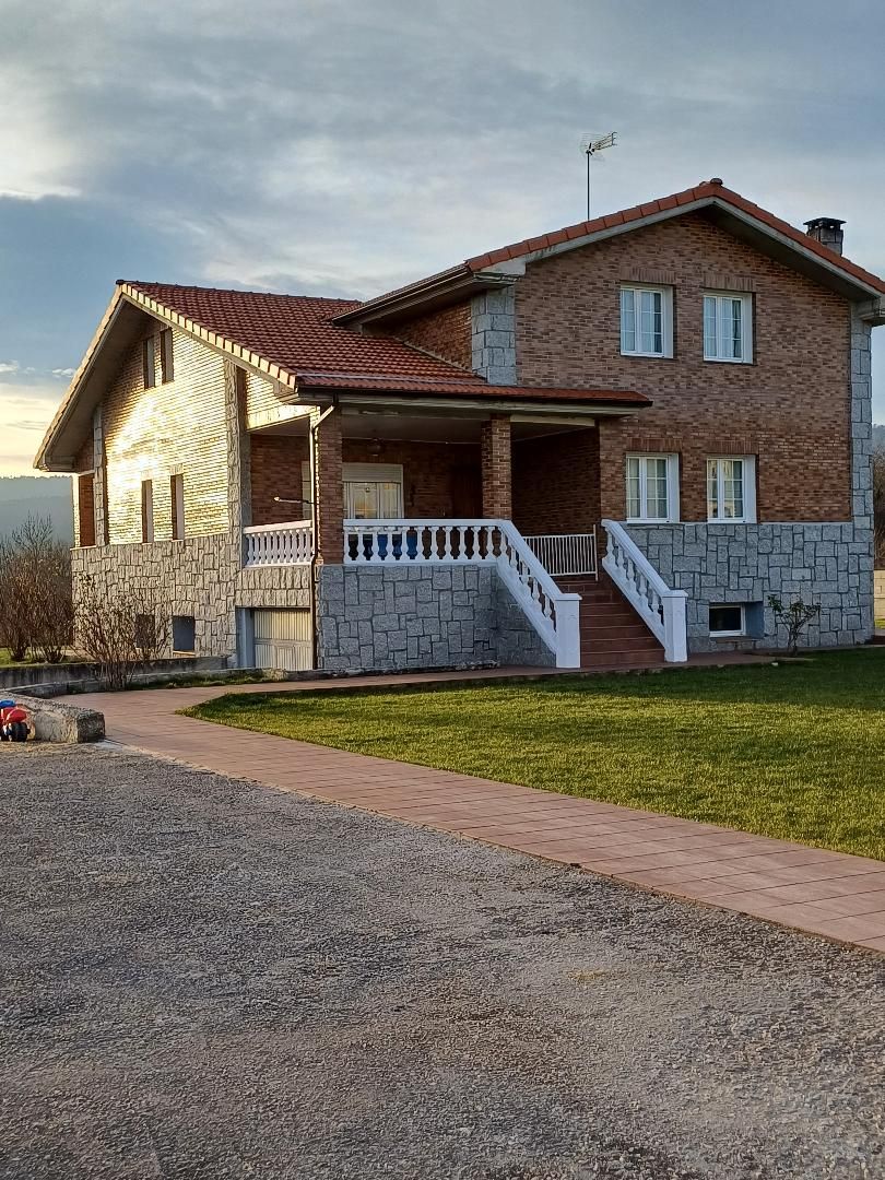 Vista exterior de Casa o xalet en venda en Valle de Losa amb Terrassa i Traster