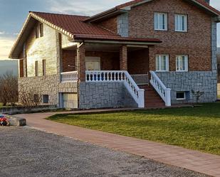 Vista exterior de Casa o xalet en venda en Valle de Losa amb Terrassa i Traster