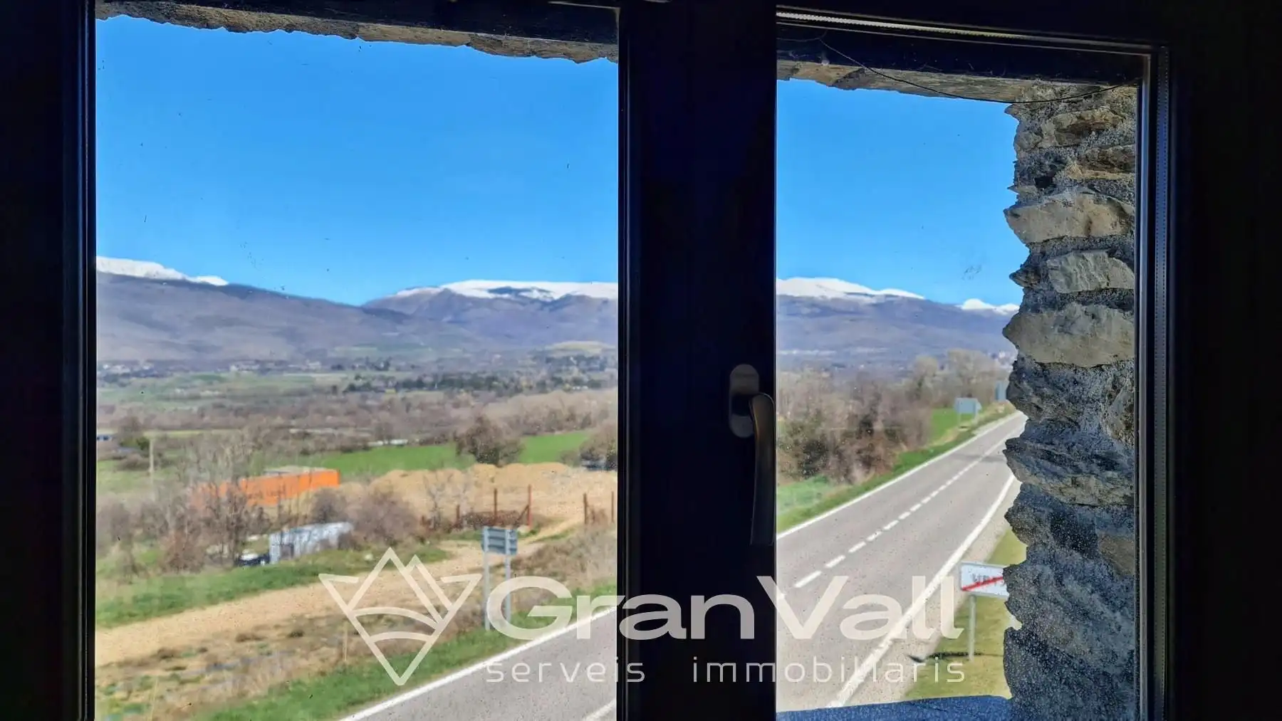 Vista exterior de Casa adosada en venda en Fontanals de Cerdanya amb Calefacció