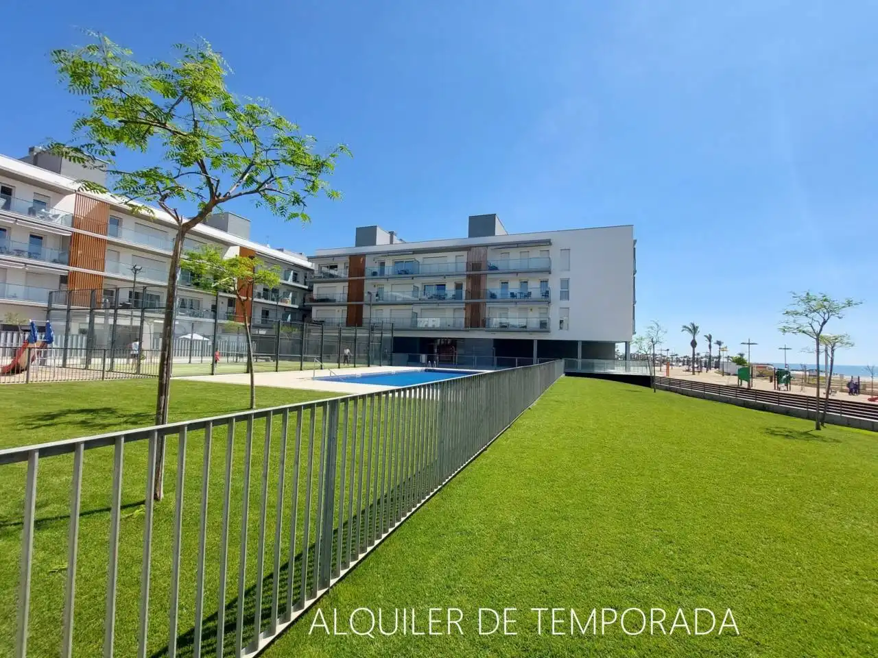 Vista exterior de Piso de alquiler en Cubelles con Aire acondicionado, Calefacción y Parquet