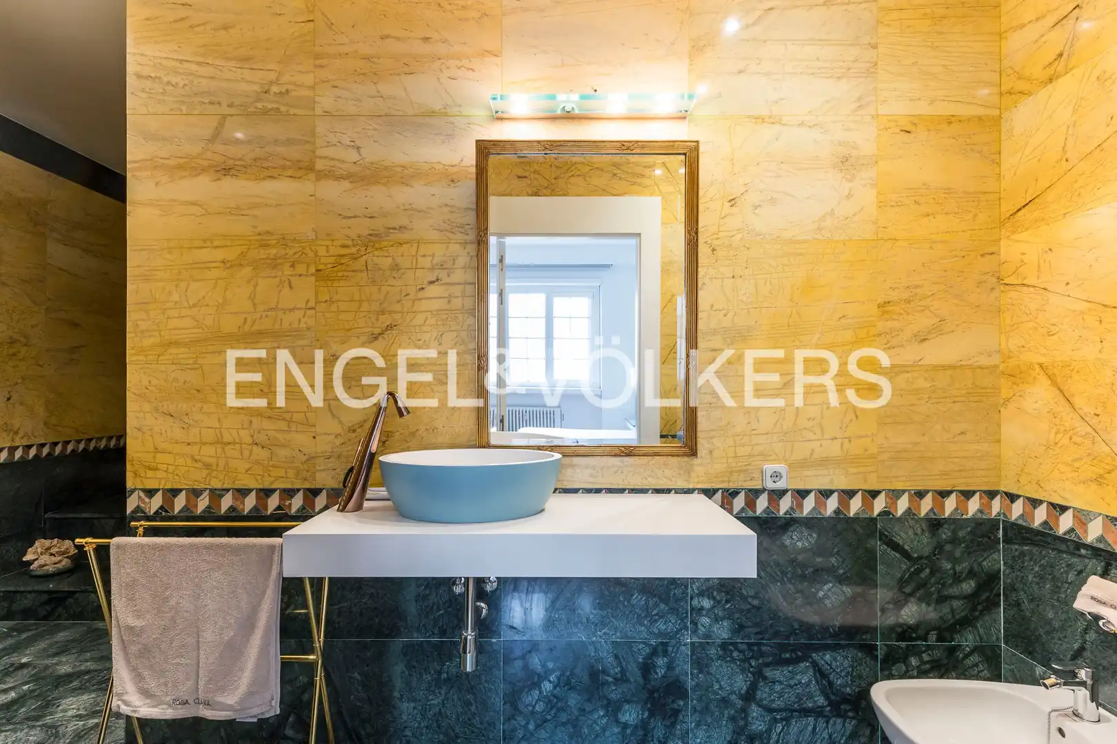 Badezimmer von Wohnung zur Miete in Madrid mit Klimaanlage, Heizung und Parkett
