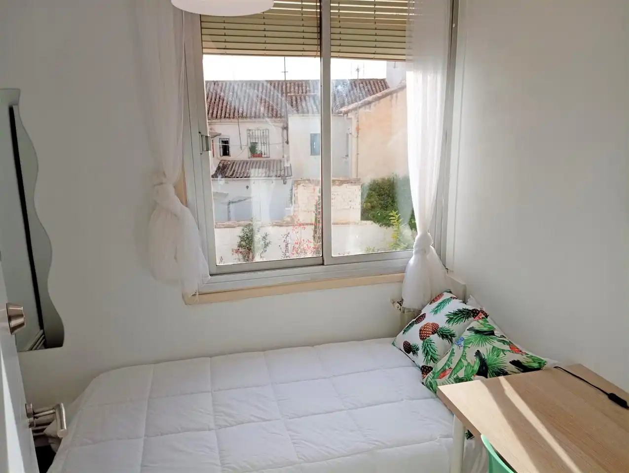 Bedroom of Ground floor for share in Granada  with Heating, Terrace and Storage room