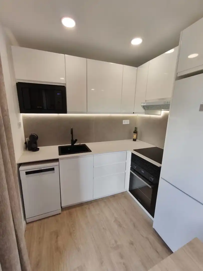Kitchen of Flat for rent in  Sevilla Capital  with Furnished and Balcony