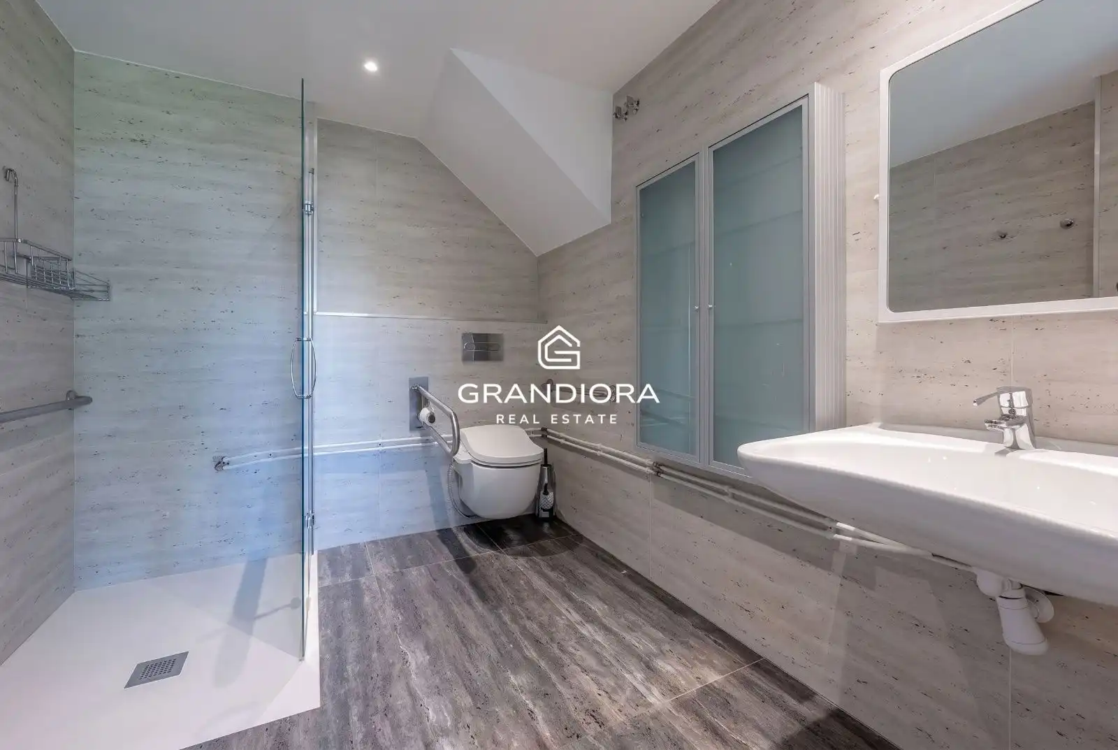 Badezimmer von Maisonette zur Miete in Sant Andreu de Llavaneres mit Klimaanlage, Terrasse und Schwimmbad