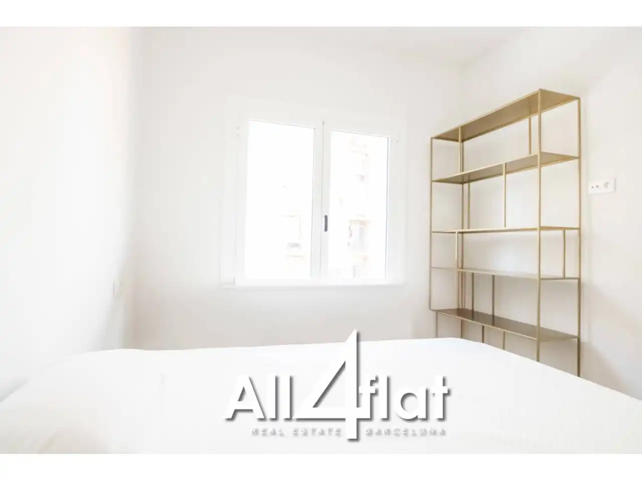 Bedroom of Flat for rent in Barcelona  with Air Conditioner and Alarm