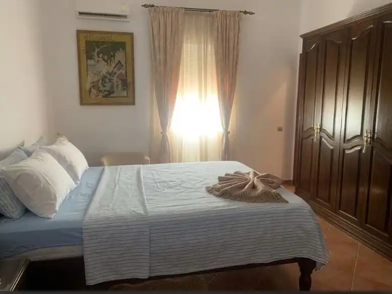 Habitación de Casa o chalet en venta en Carmona con Aire acondicionado, Calefacción y Jardín privado