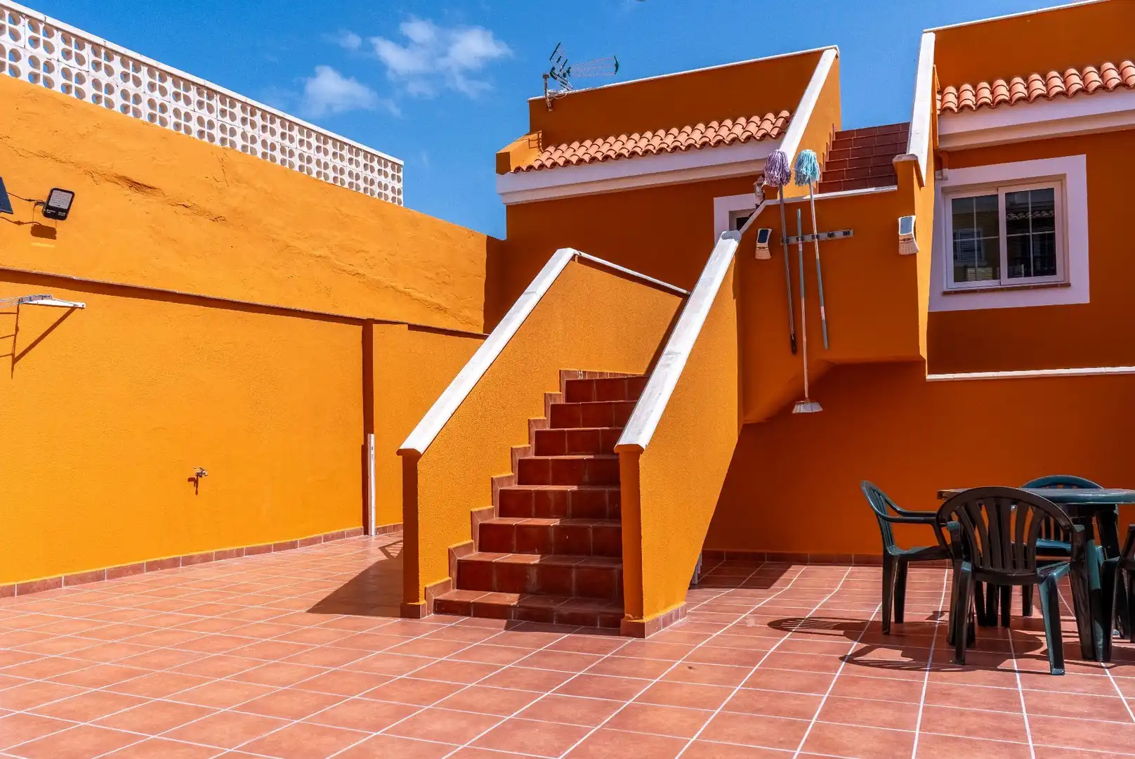 Außenansicht von Haus oder Chalet zum Verkauf in Antigua