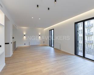 Living room of Apartment for sale in  Barcelona Capital  with Air Conditioner, Heating and Balcony