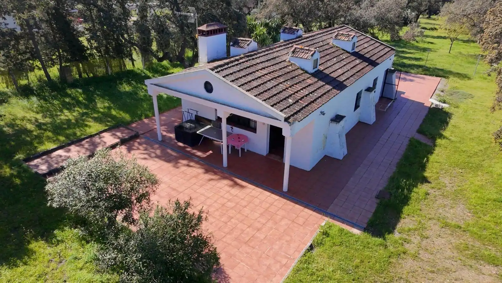 Vista exterior de Casa o chalet en venta en Badajoz con Jardín privado, Terraza y Piscina