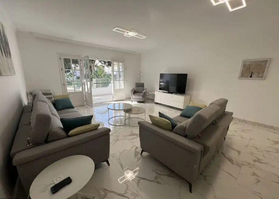 Sala de estar de Apartamento en venta en Estepona con Aire acondicionado, Calefacción y Terraza