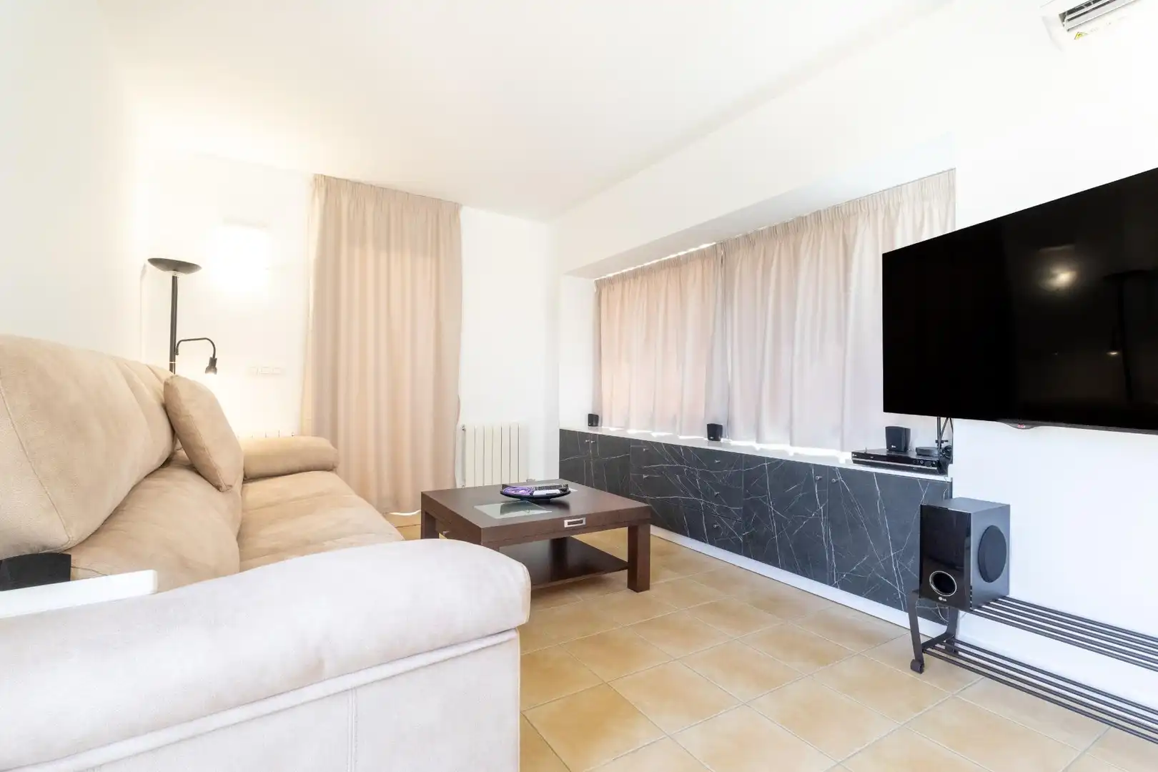 Sala de estar de Ático en venta en Murcia con Aire acondicionado, Calefacción y Jardín privado