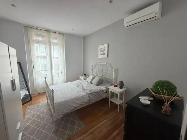 Bedroom of Apartments for rent in León Capital   with Air Conditioner, Heating and Furnished